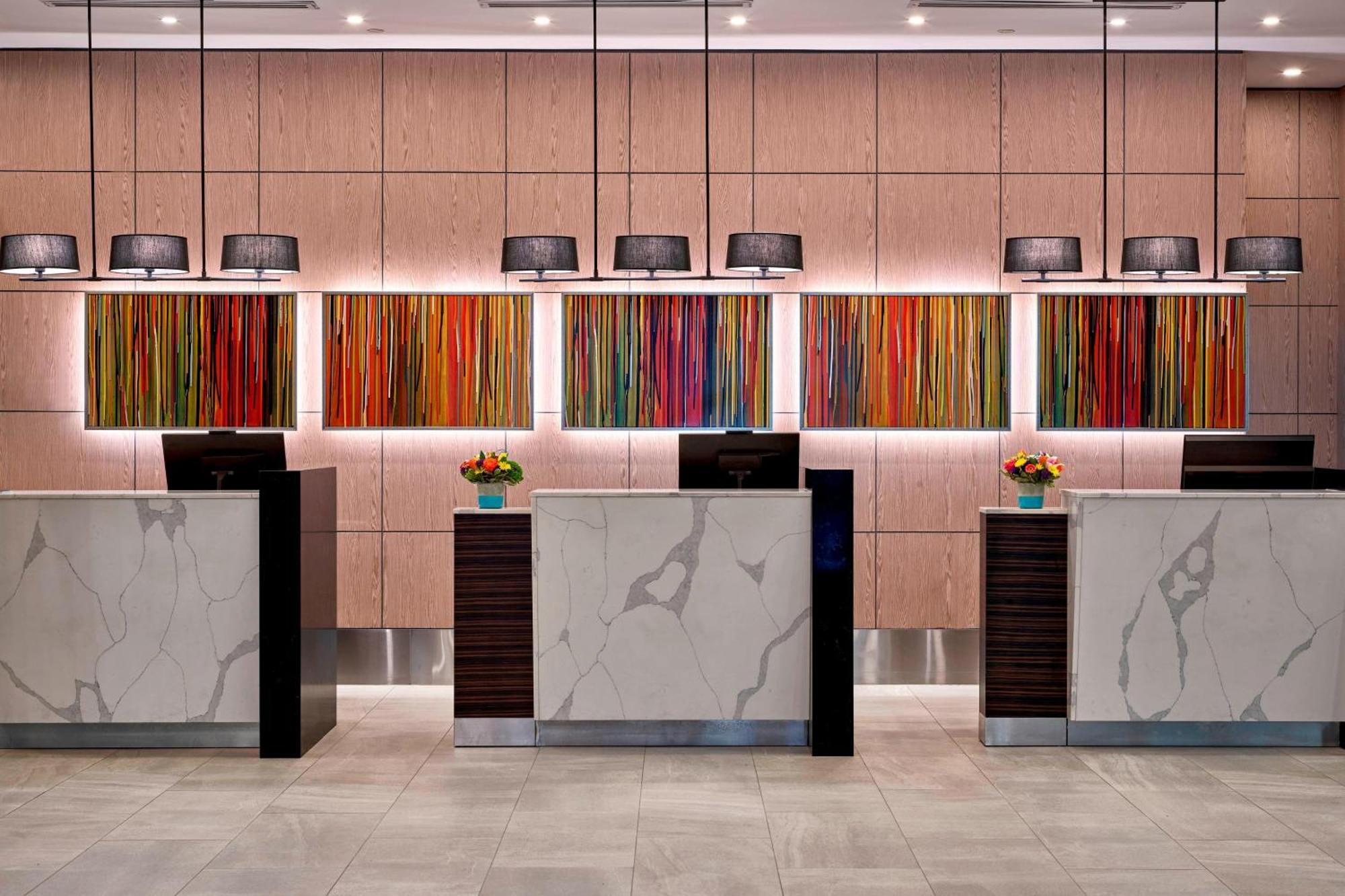 Delta Hotels By Marriott Edmonton Centre Suites Exterior foto